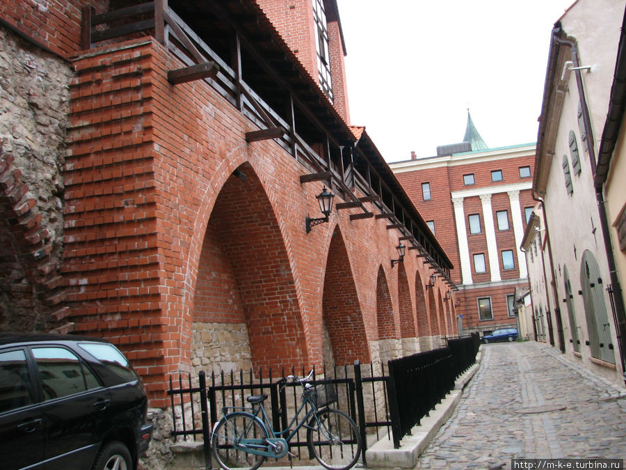Восстановленная крепостная стена Рига, Латвия