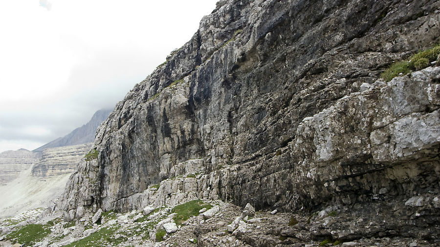 Альпийские луга и камни Мадонна-ди-Кампильо, Италия