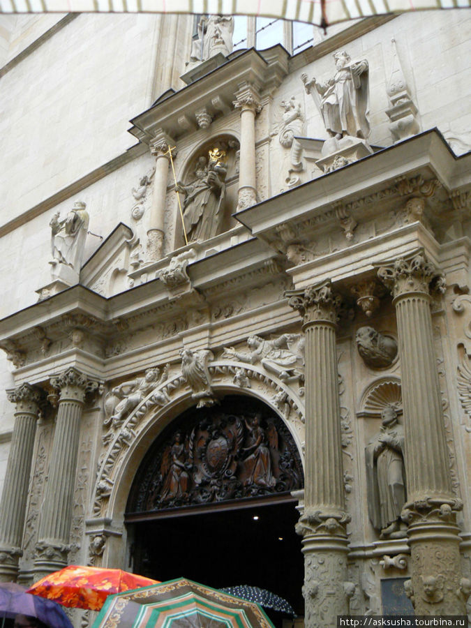 Фрагмент фасада Кафедрального собора Люксембург, Люксембург
