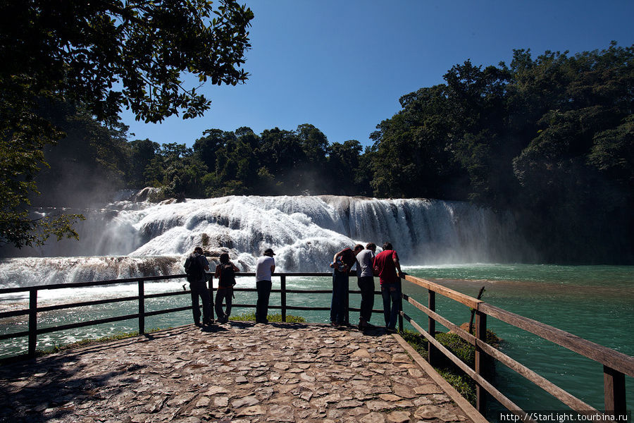 Мексика, каскадные водопады Аква-Азуль и МисольХа Агуа-Асуль водопады, Мексика