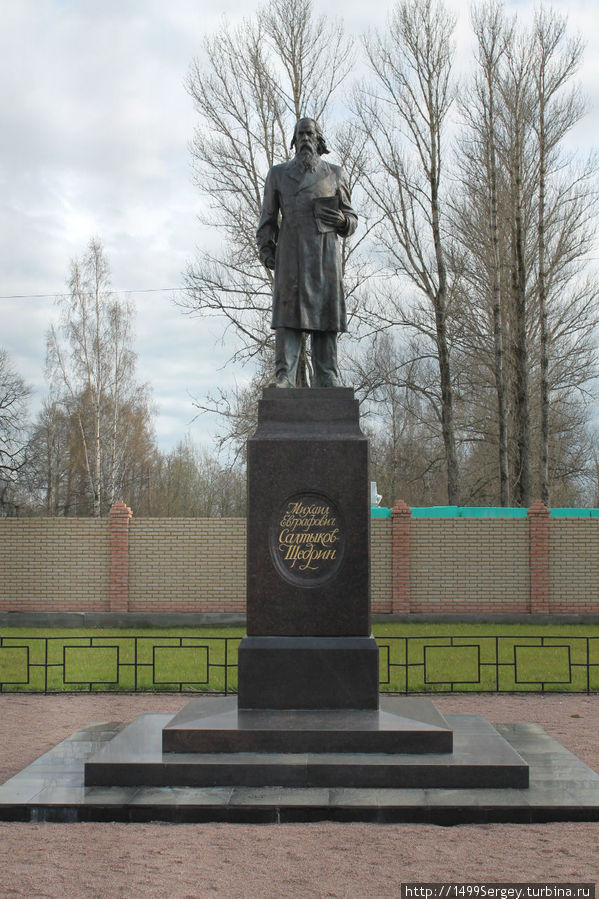 Памятник Салтыкову-Щедрину в Лебяжье Лебяжье, Россия