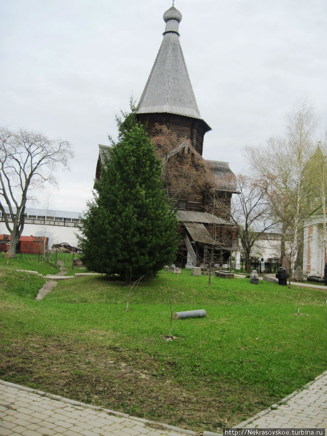 то будет доступны для обозрения Екатерининская церковь, деревянная церковь Успения и могила Батюшкова. Россия
