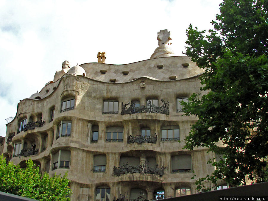 Постигая Гауди — La Pedrera Барселона, Испания