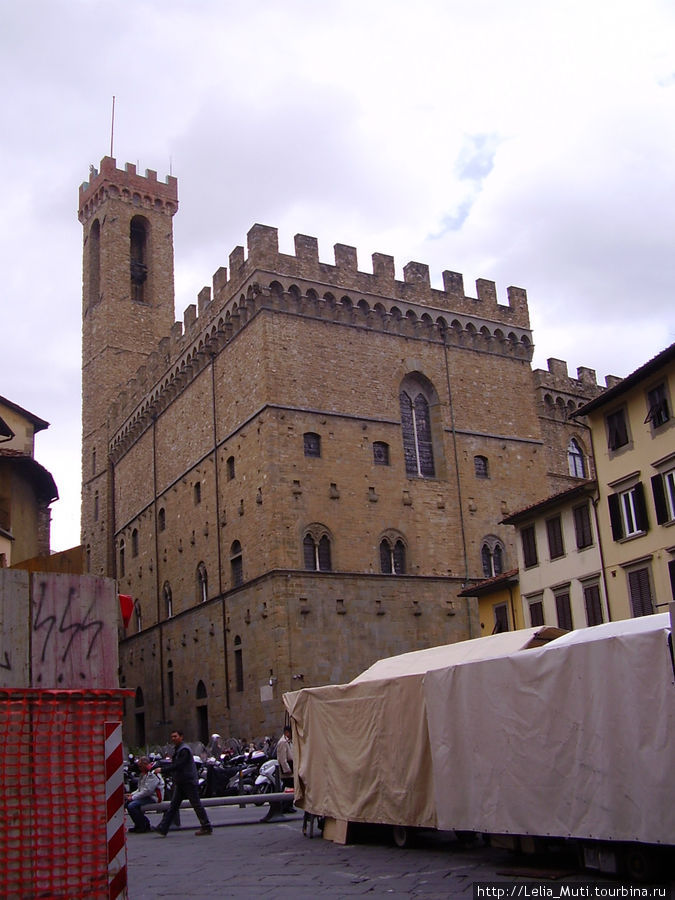 тюрьма в центре современной Флоренции Флоренция, Италия