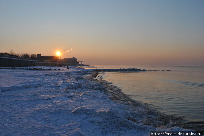 Холодное море Кранца на закате Зеленоградск, Россия