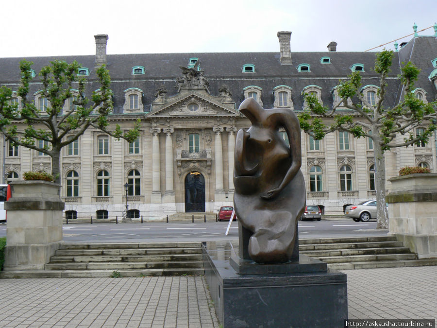 Загадочная скульптура Люксембург, Люксембург