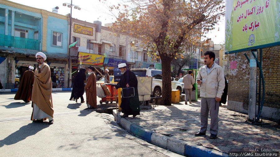 Мне этот снимок особенно нравится. Он похож на фото 50-60 годов. ) Кум, Иран