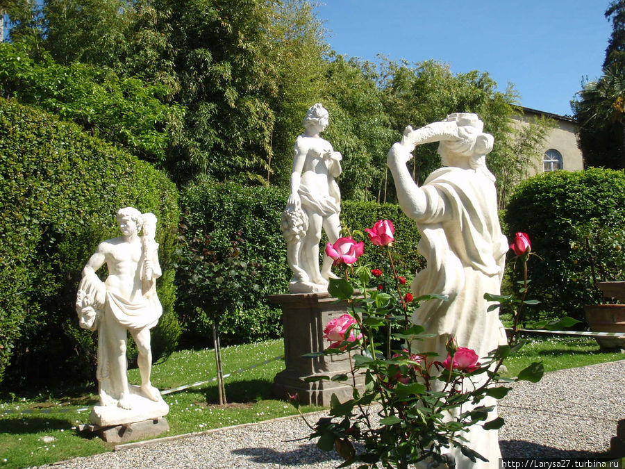 Отдохнуть в саду Палаццо Пфаннер