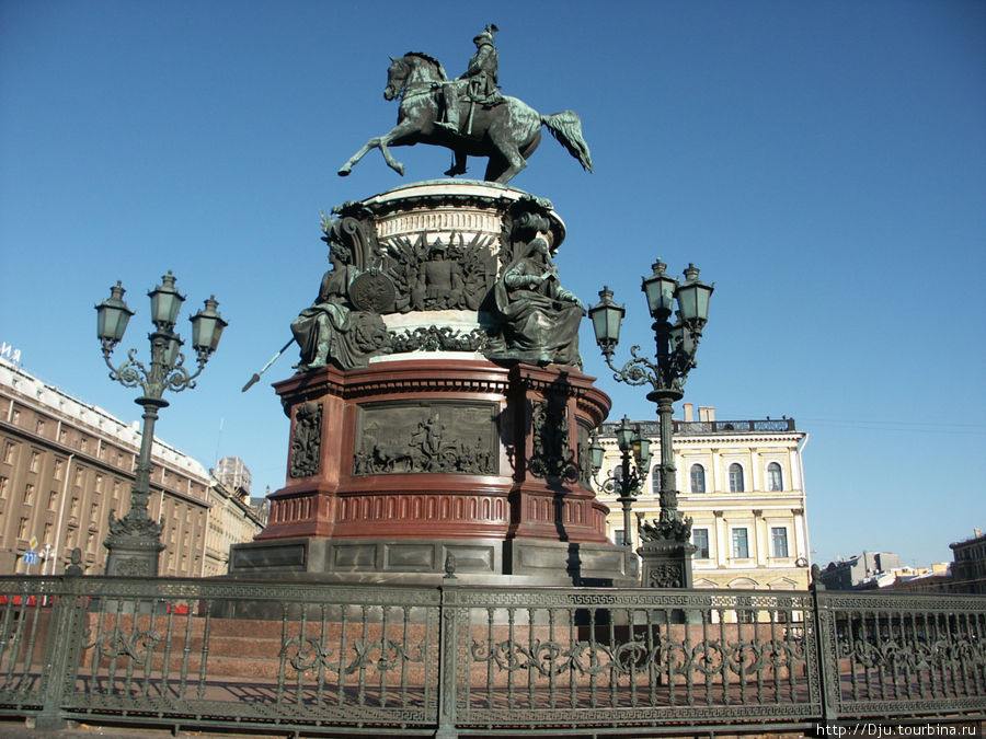 Памятник Николаю I на Исаакиевской площади. Санкт-Петербург, Россия
