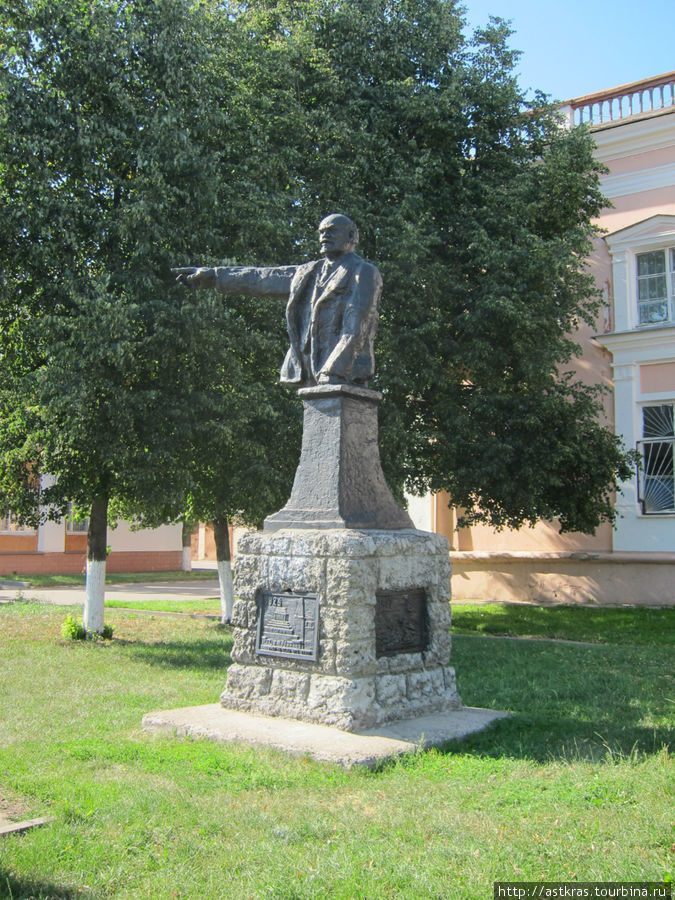 памятник Ленину Переславль-Залесский, Россия