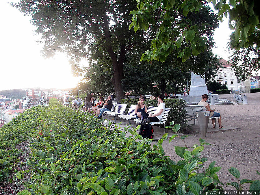 В Денисовых садах на закате дня Брно, Чехия