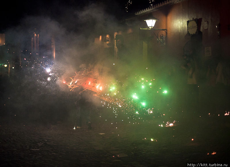 Новый год в Антигуа-Гватемала Антигуа, Гватемала