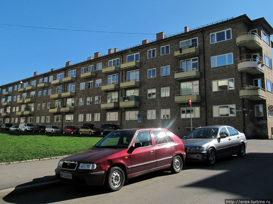 Вот в таком спальном районе расположен Сад. Осло, Норвегия