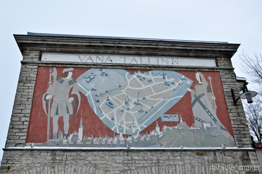 VANA TALLINN — переводится как старый Таллин, ну и не большая план-схема висит на одном из зданий при входе в старый город. Таллин, Эстония