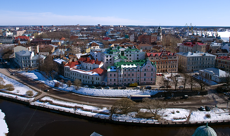 Панорама с замковой башни Св. Олафа, высота которой 50 метров. Выборг, Россия