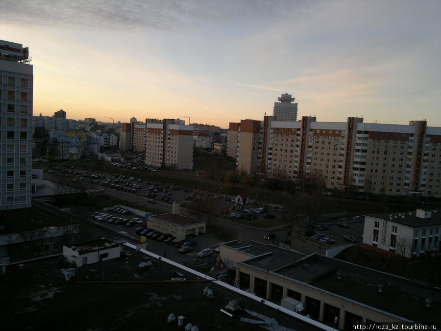 вид из окна номера вправо утром Минск, Беларусь