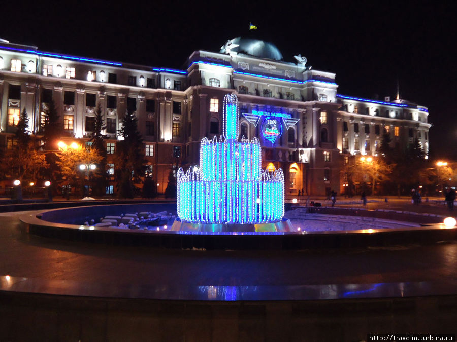 Привокзальная площадь Южного вокзала Харьков, Украина