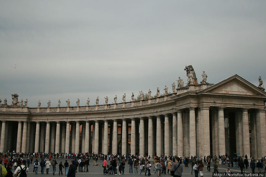на площади, перед собором св. Петра Рим, Италия