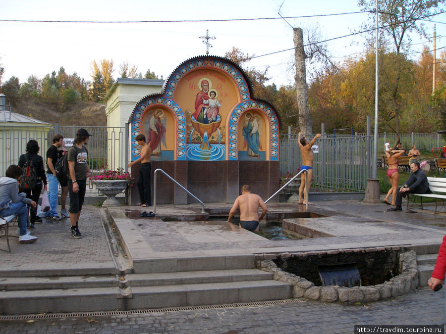 Освященная купель рядом с новым храмом Харьков, Украина