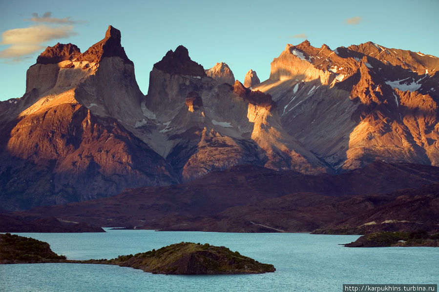 И на прощание традиционный уже кадр на закате при самом низком солнце. Национальный парк Торрес-дель-Пайне, Чили