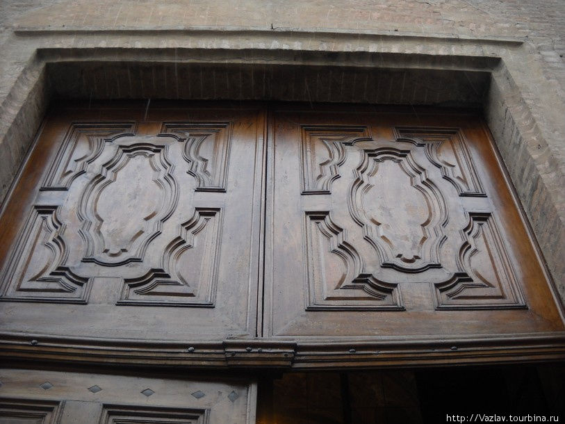 Дверь Асти, Италия