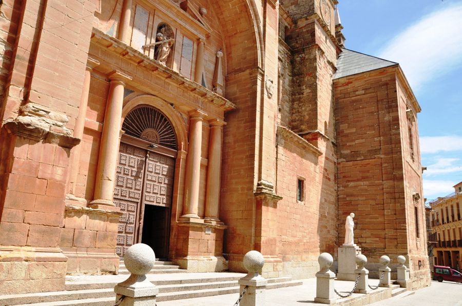 Церковь Св. Апостола Андрея Первозванного Вильянуэва-де-лос-Инфантес, Испания