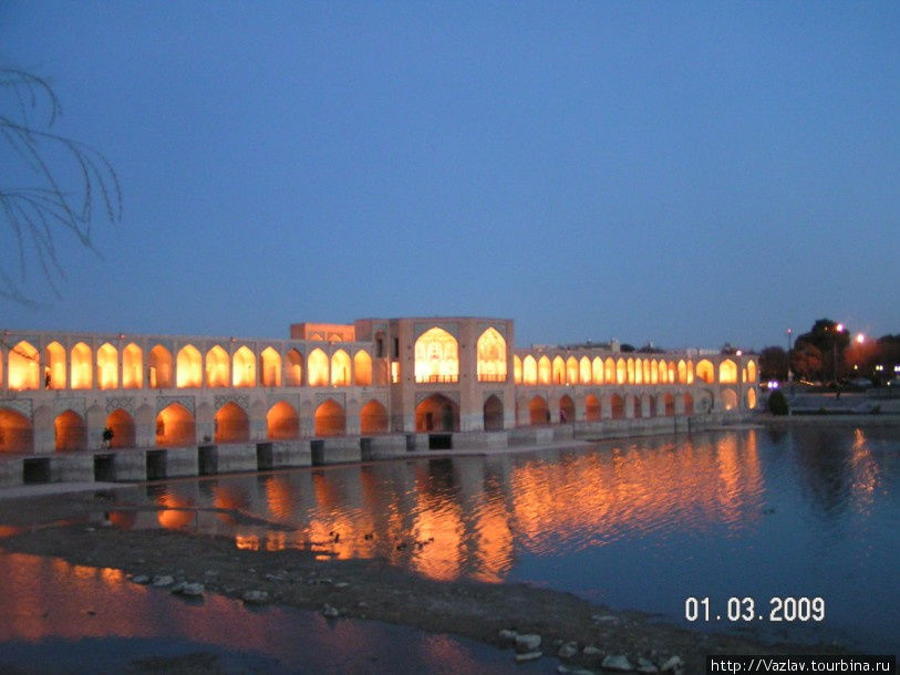 Чарующее зрелище Исфахан, Иран