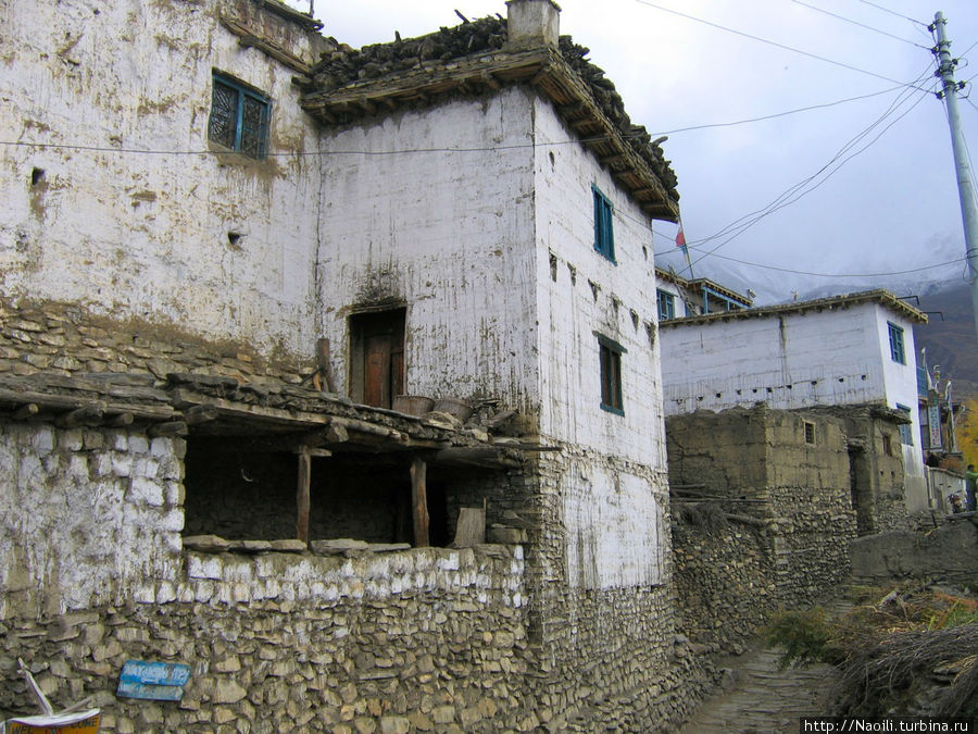 Tрек вокруг Аннапурны:  Джаркот — древний город на скале Джаркот, Непал