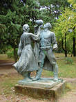 Монумент албанской крестьянке и крестьянину