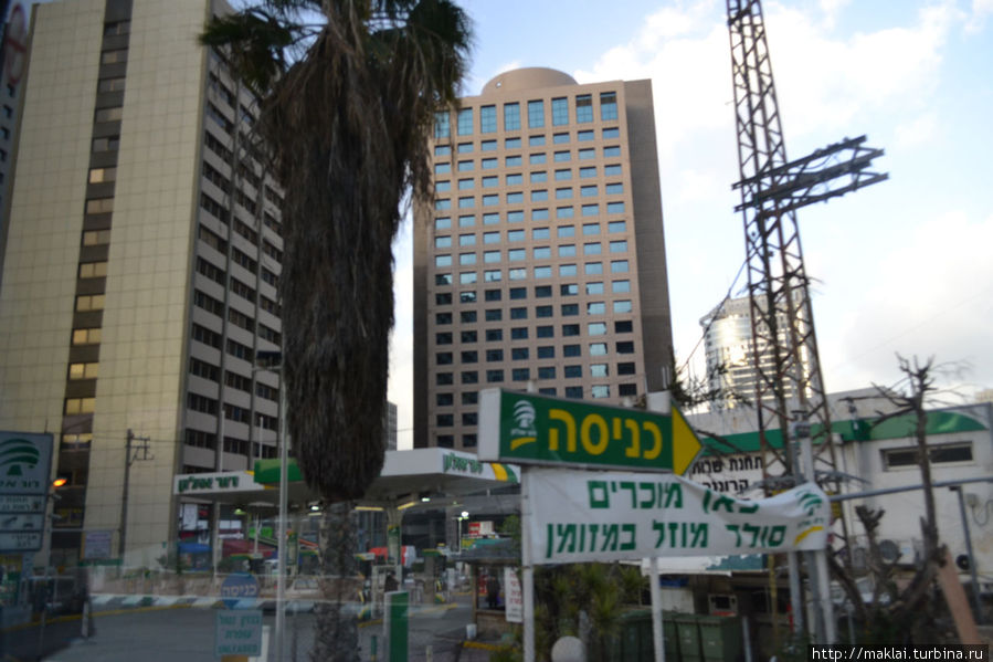 Современный Тель-Авив из окна автомобиля Тель-Авив, Израиль