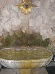 Пристенный фонтан в Гроте