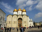 Успенский собор, возведённый в 1475-1479 годах, был главным храмом страны, в котором венчались на царство и короновались все российские государи.