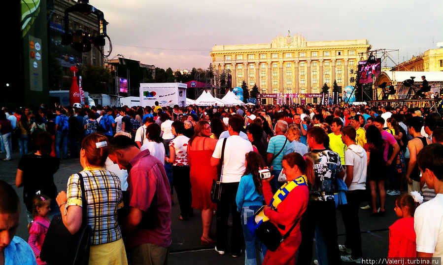 Фан – зона ЕВРО 2012  в Харькове стартовала Харьков, Украина