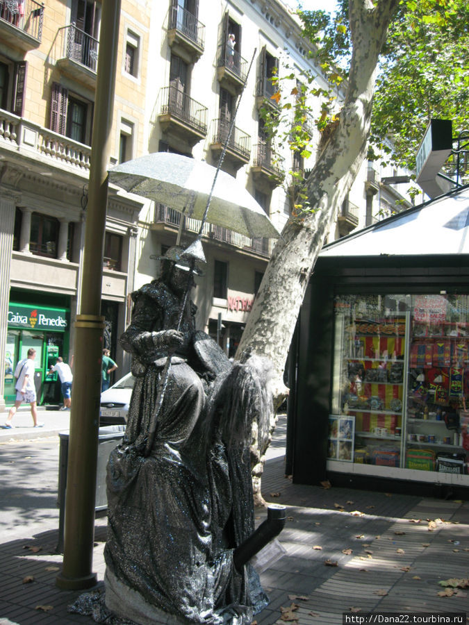 Те самые известные живые скульптуры на Рамблас Барселона, Испания