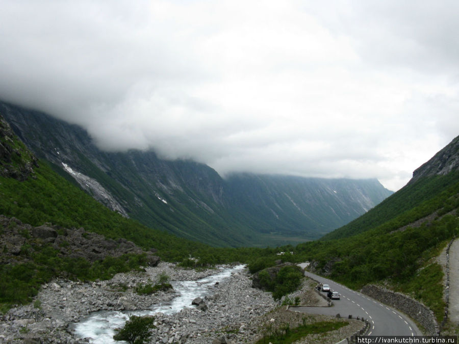 Речка Истра, образуемая после слияния Стигфоссена и еще парочки ручьев Ондалснес, Норвегия