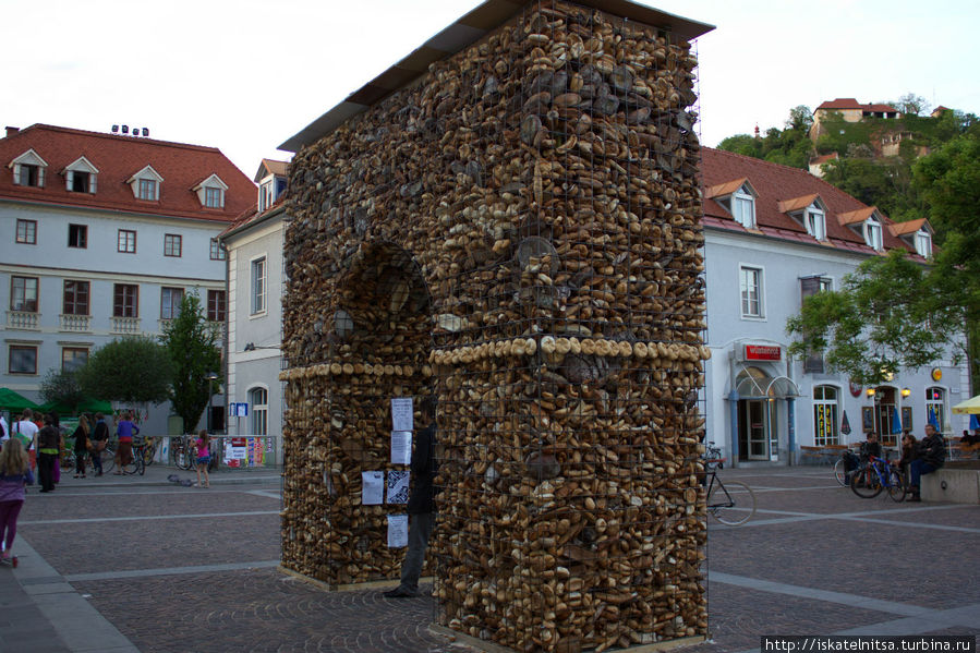 Хлебная арка, вероятно, одно из дизайнерских сооружений Грац, Австрия