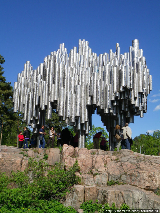 Времена года монумента Сибелиуса Хельсинки, Финляндия