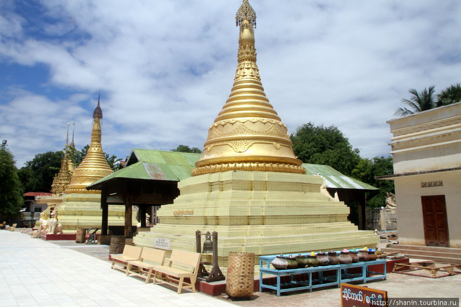 Ступы. Пагода Шве Сиен Кхон в Мониве Монива, Мьянма