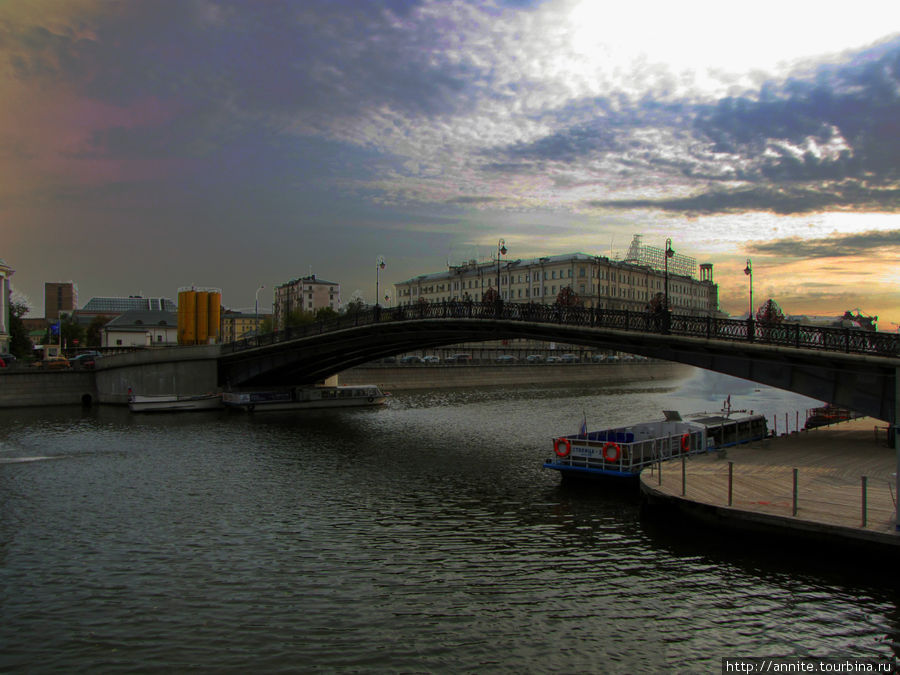Лужков мост. Москва, Россия