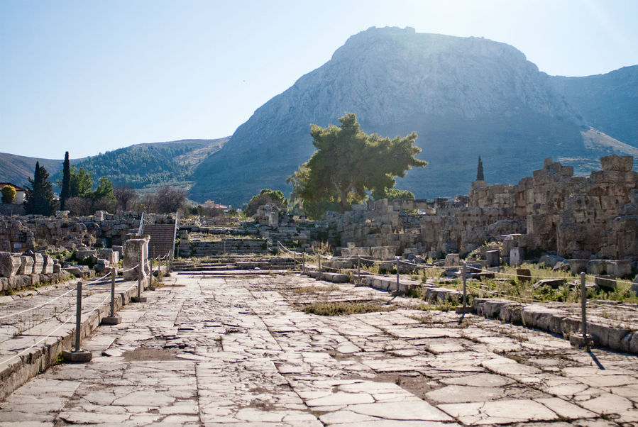 Невзирая на все неурядицы, которые произошли с Древним Коринфом, это один из наиболее хорошо сохранившихся древних городов. Коринф, Греция