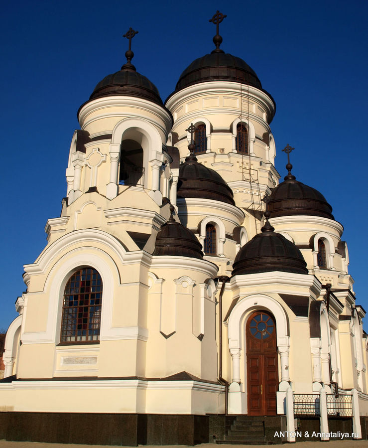 Церковь Св. Георгия Каприяна, Молдова