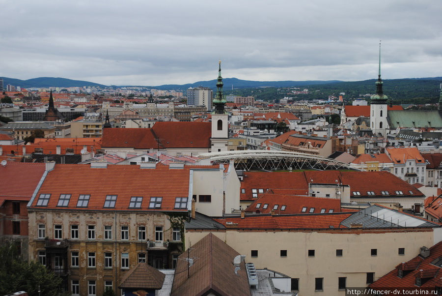 Самые высокие башни Брюне отлично видны с колокольни собора Петра и Павла. Брно, Чехия