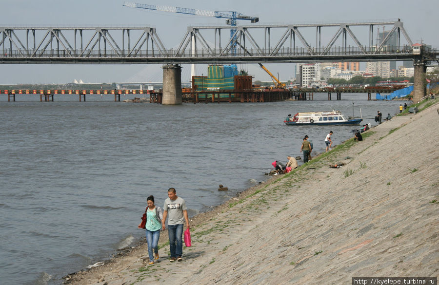 Река Сунгари — приток Амура. Харбин, Китай