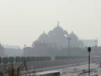Едем к главной достопримечательности Дели – недавно построенному индуискому храму