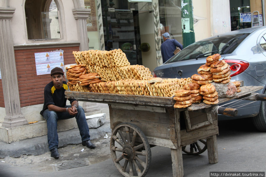 День начинается с хлеба Александрия, Египет