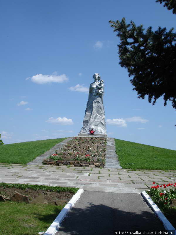 Памятник Женщине-матери Матвеев-Курган, Россия