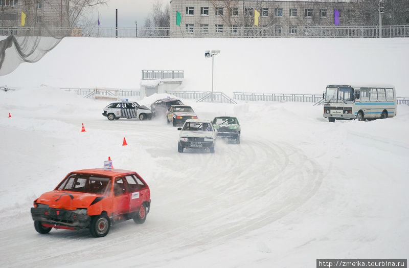 Суровые северные развлечения — гонки без правил на льду :) Сыктывкар, Россия