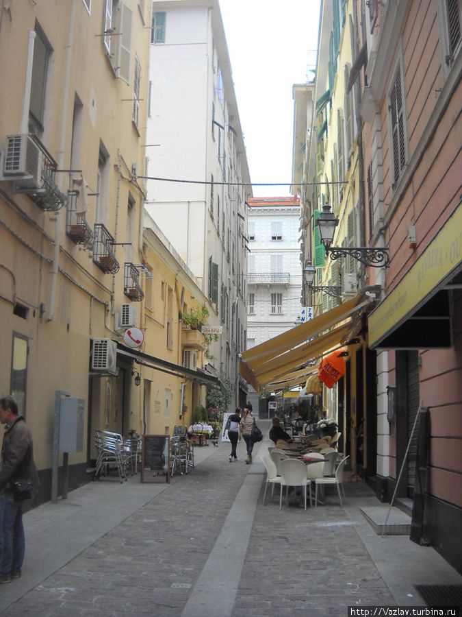 Улочка Сан-Ремо, Италия