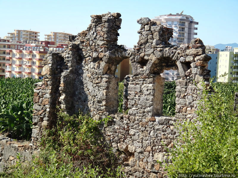 Махмутлар, Turkish-European City и античный порт Наула.