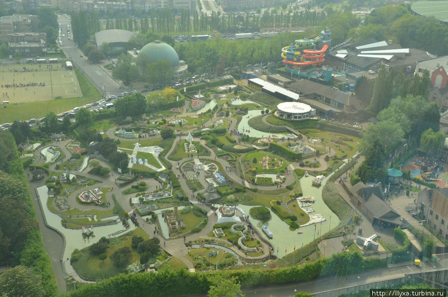 Парк с высоты. Фото сделано из Атомиума. Брюссель, Бельгия